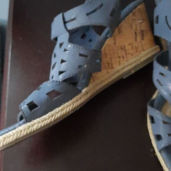 Croft & Barrow with Ortholite Wedge Heel Strap Back Open Toe Sandal Size 7M. - Picture 5 of 7